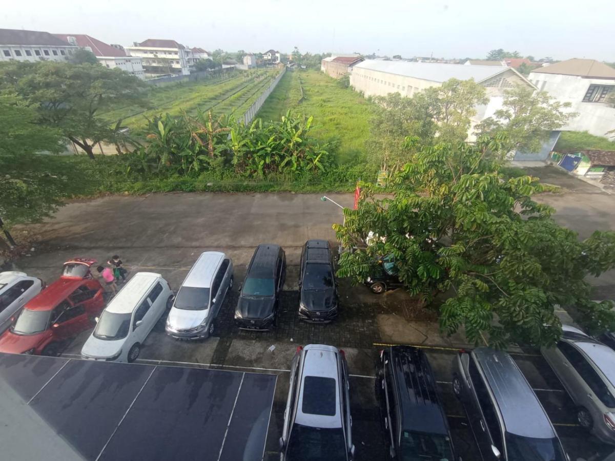 Cendana Coliving Solo Baru Hotel Exterior foto